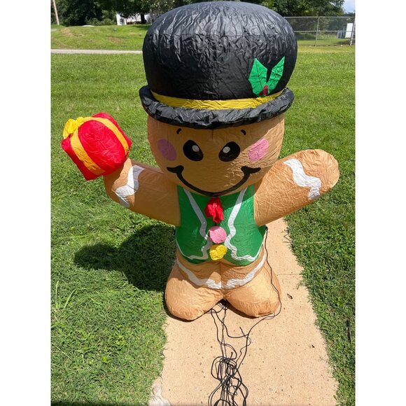 Inflatable Gingerbread Man With Gift Christmas Light-Up Decoration 4 Ft Tall - Picture 1 of 4